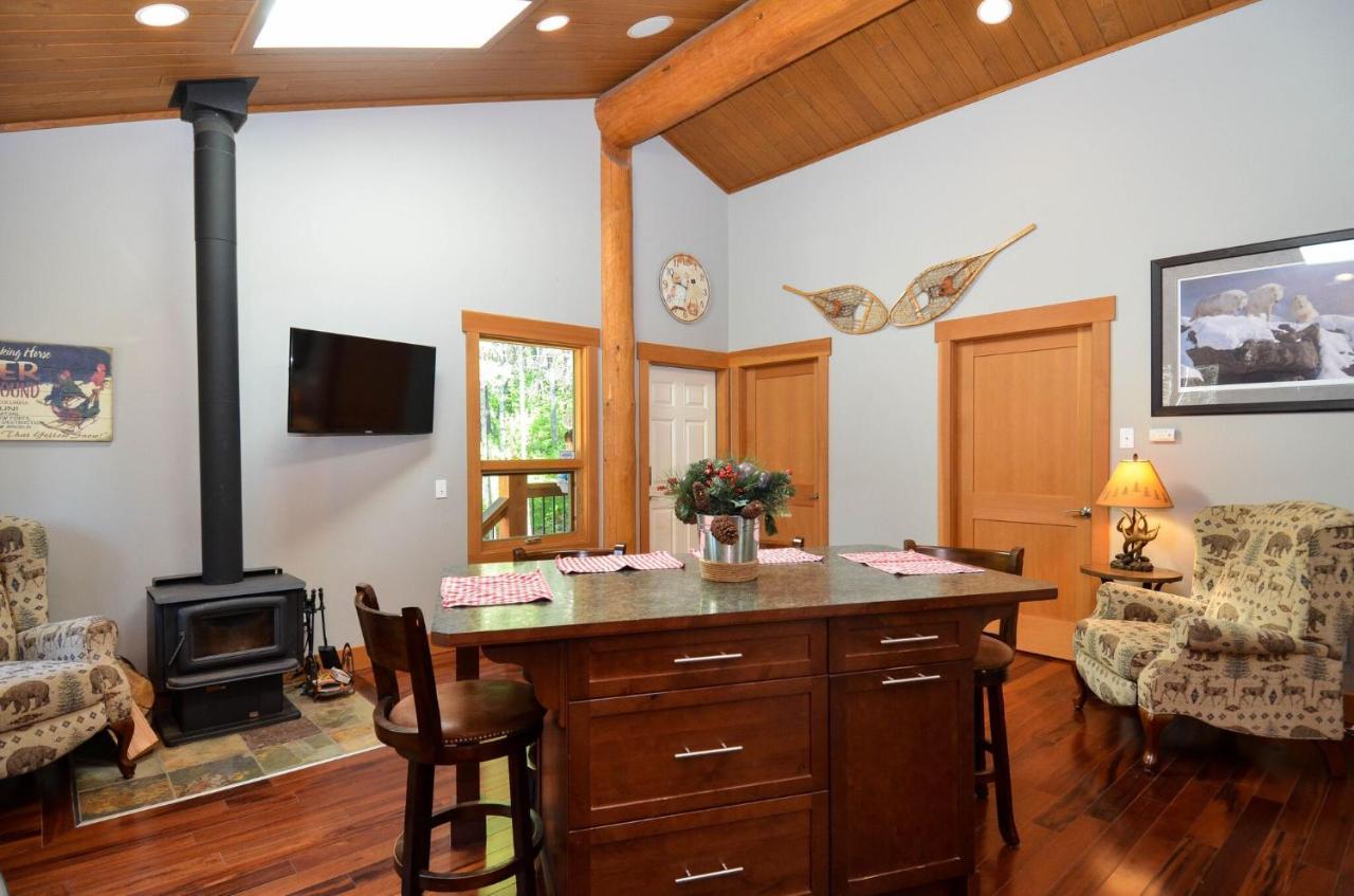 Golden Acres Mountain Lodge エクステリア 写真